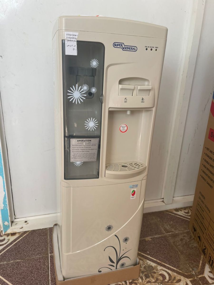 Fontaine Distributrice d\'Eau FROIDE-CHAUDE + Mini Frigo en bas