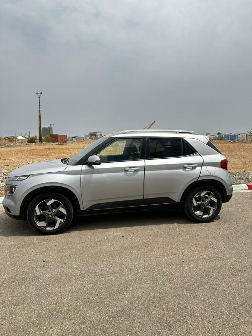 Hyundai Venue 2021, gris, faible kilométrage, négociable