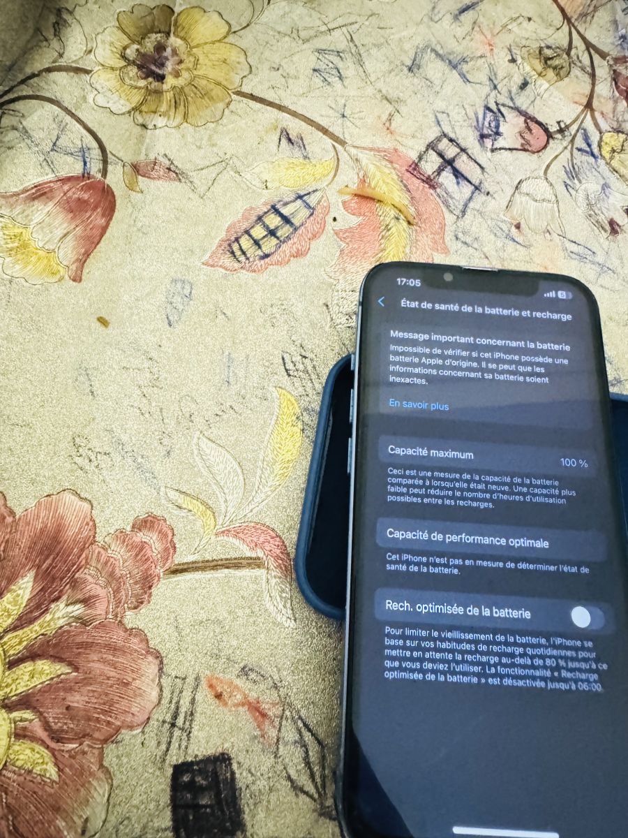 iPhone 13 100Go, très bon état, prix négociable