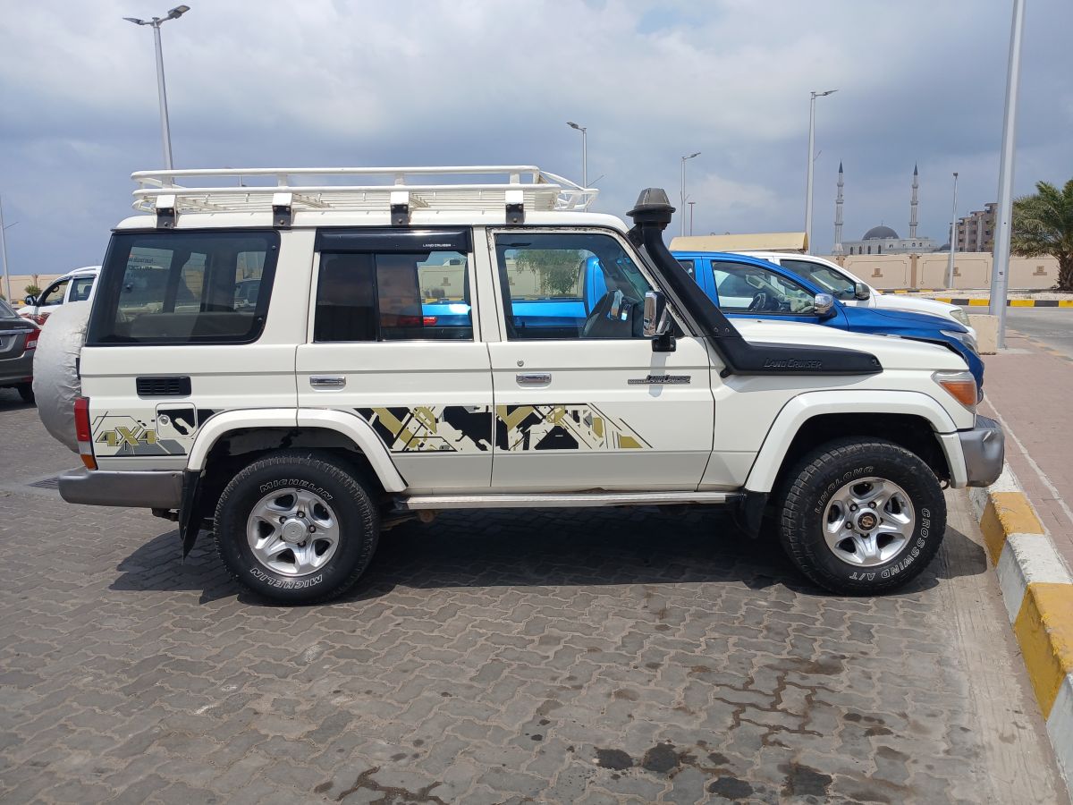 Toyota Land Cruiser Hardtop avec climatisation - Location