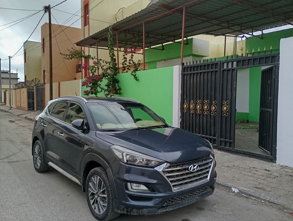 Villa Hamdani F3 avec grand véranda et parking, quartier calme