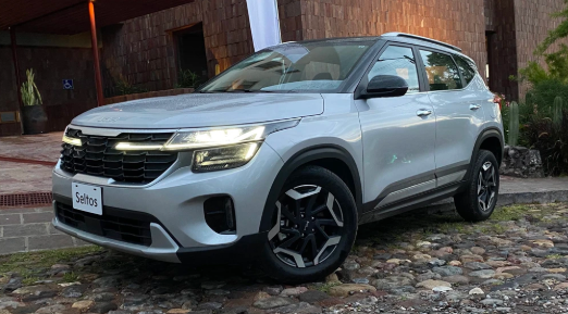 Kia Seltos 2024 GT Line à louer pour 24h