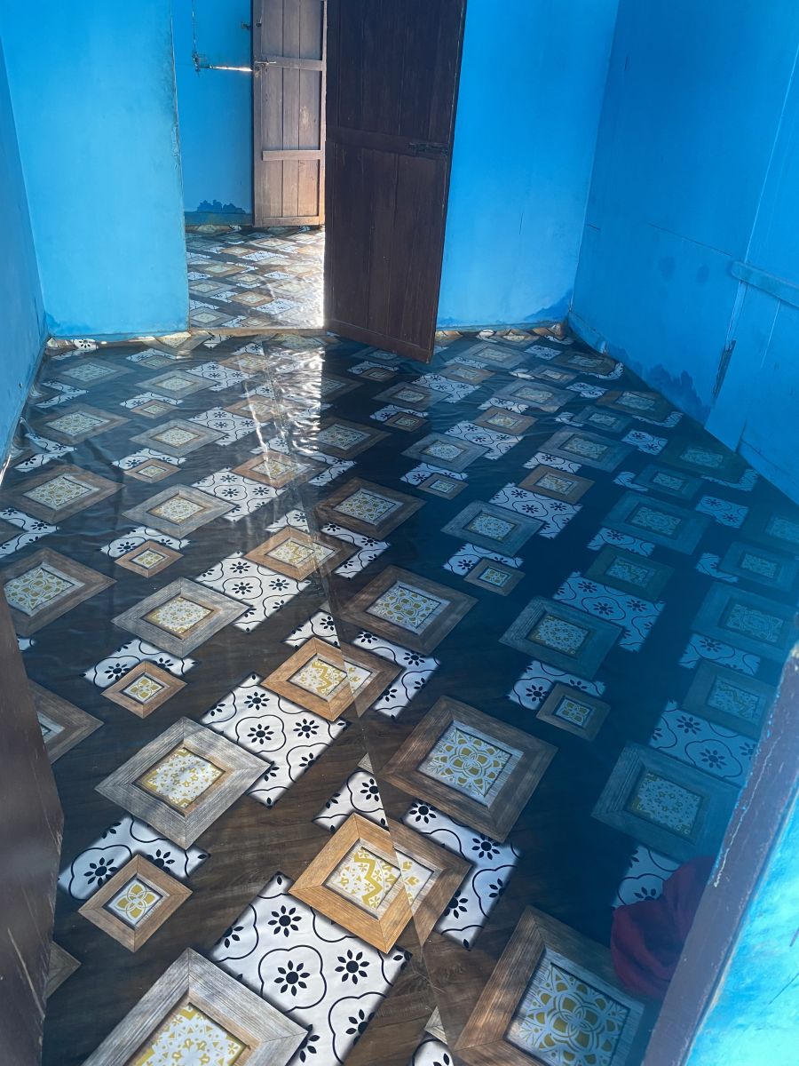 Maison a louer à Q6 2 chambre inclus le loyer l\'eau et l\'électricité