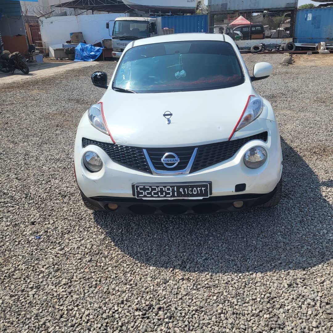 Nissan Juke 2017, essence, boîte auto sport, full option, blanc