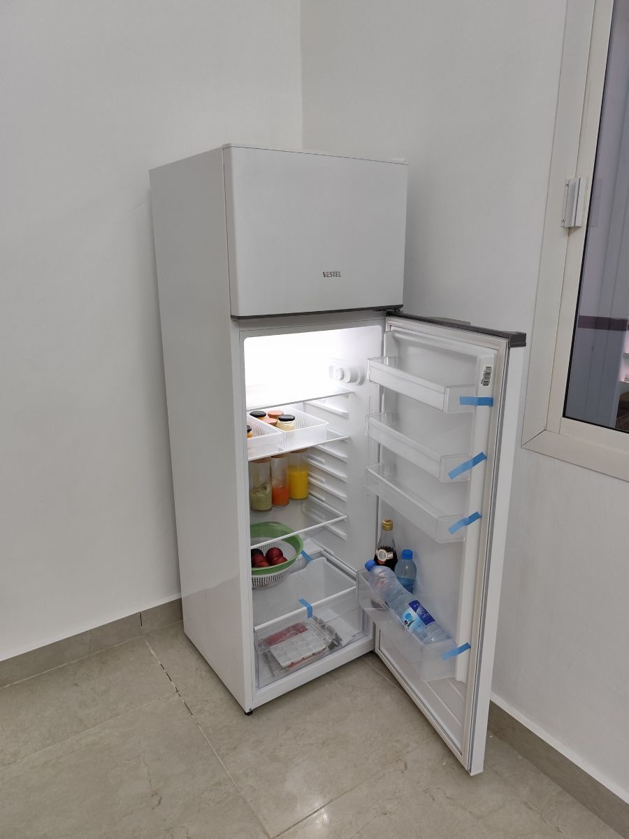Réfrigérateur VESTEL neuf, parfait état
