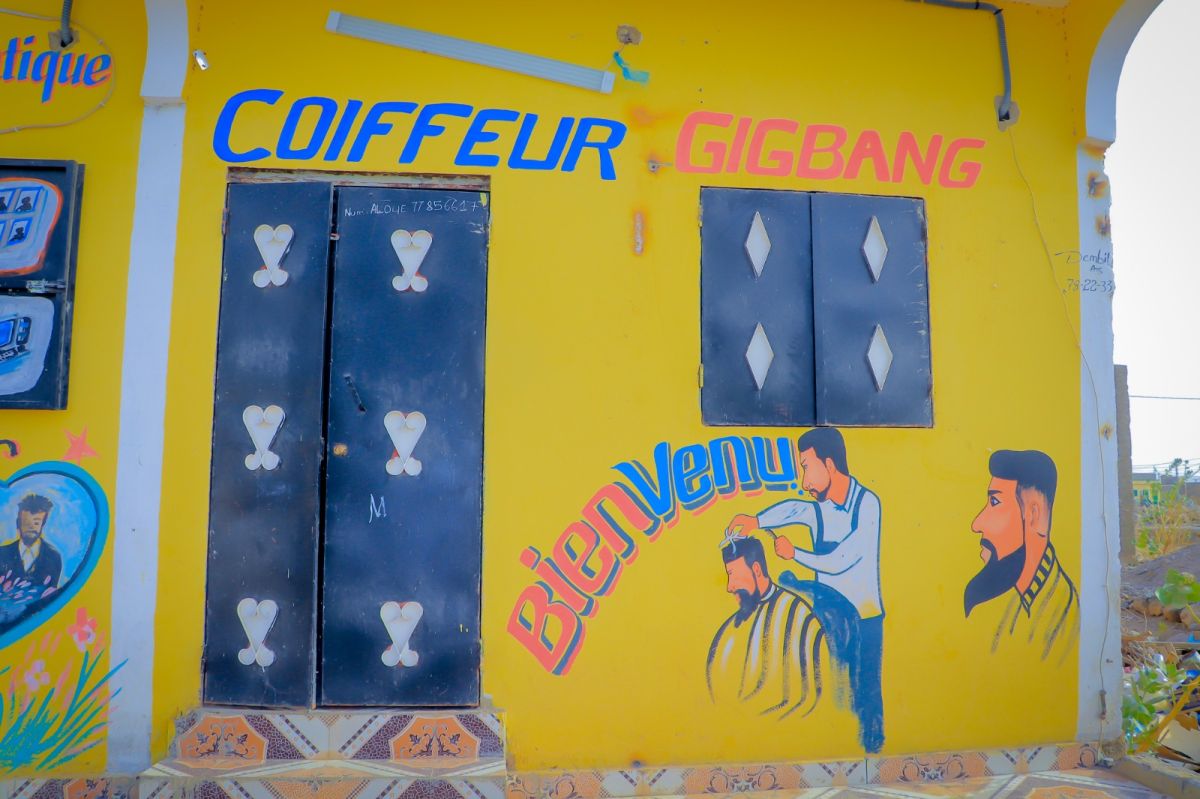 Salon de coiffure équipé à vendre à Cité Nassib - Route Principale