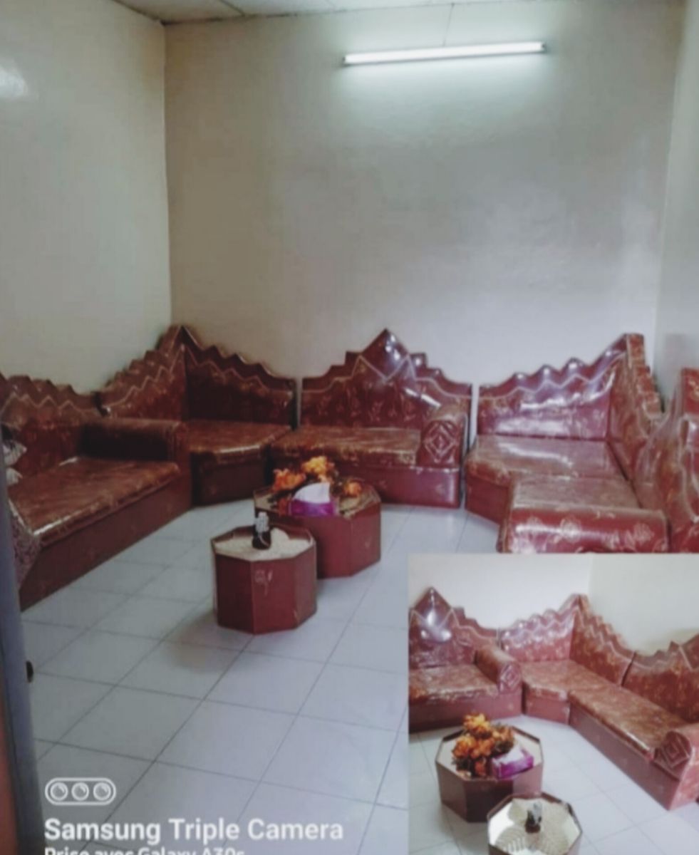 Salon 7 pièces en excellent état