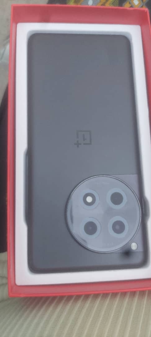 Samsung Galaxy One Plus 12, 1To de stockage, comme neuf