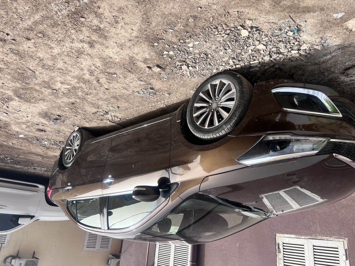 Suzuki Ciaz 2023, automatique, excellent état, essence