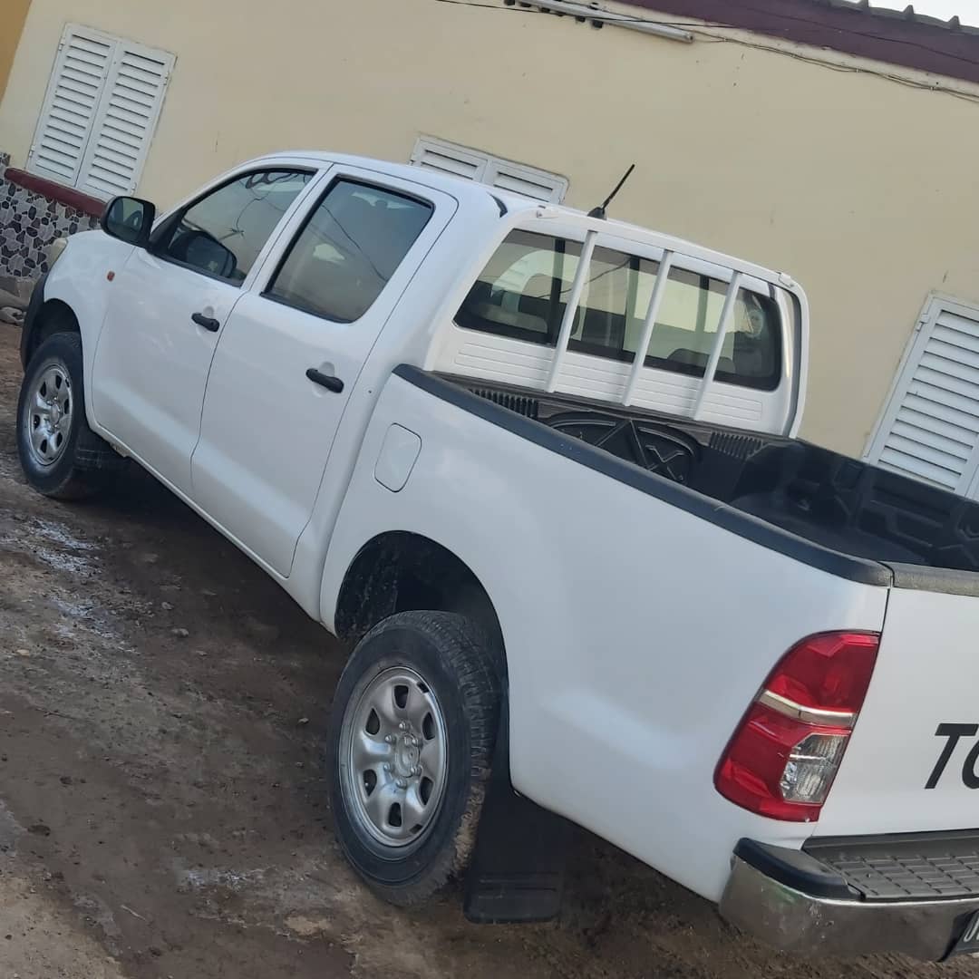 Toyota Hilux 2015, 100km , diesel, bon état, climatisée