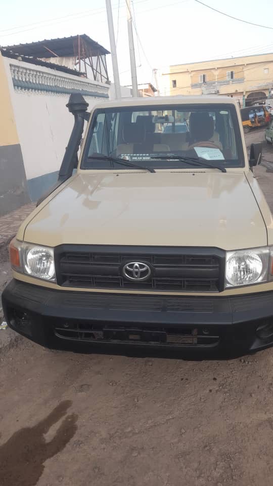 Toyota Land Cruiser en excellent état, climatisée