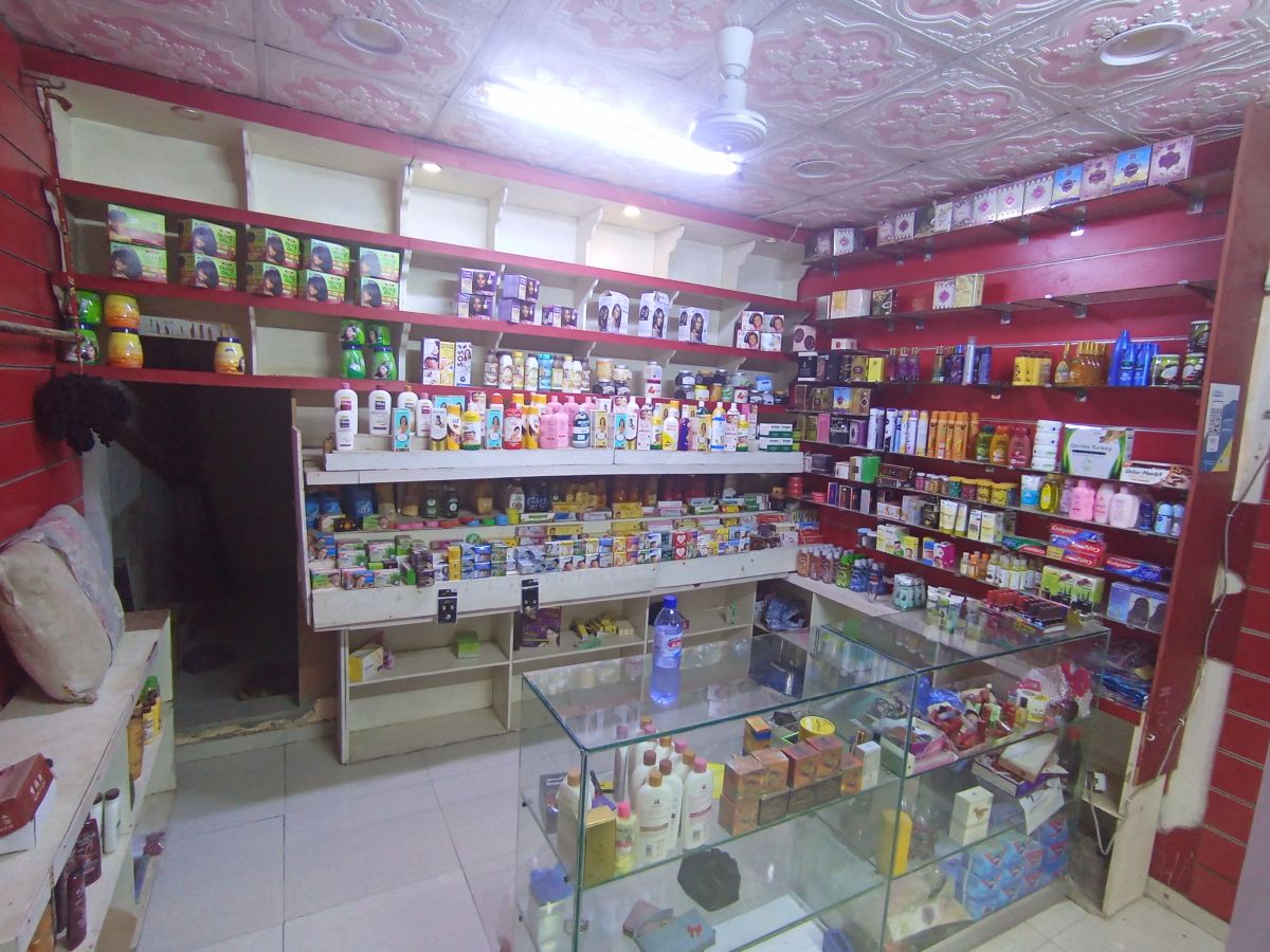 Boutique de cosmétiques à vendre dans un lieu public