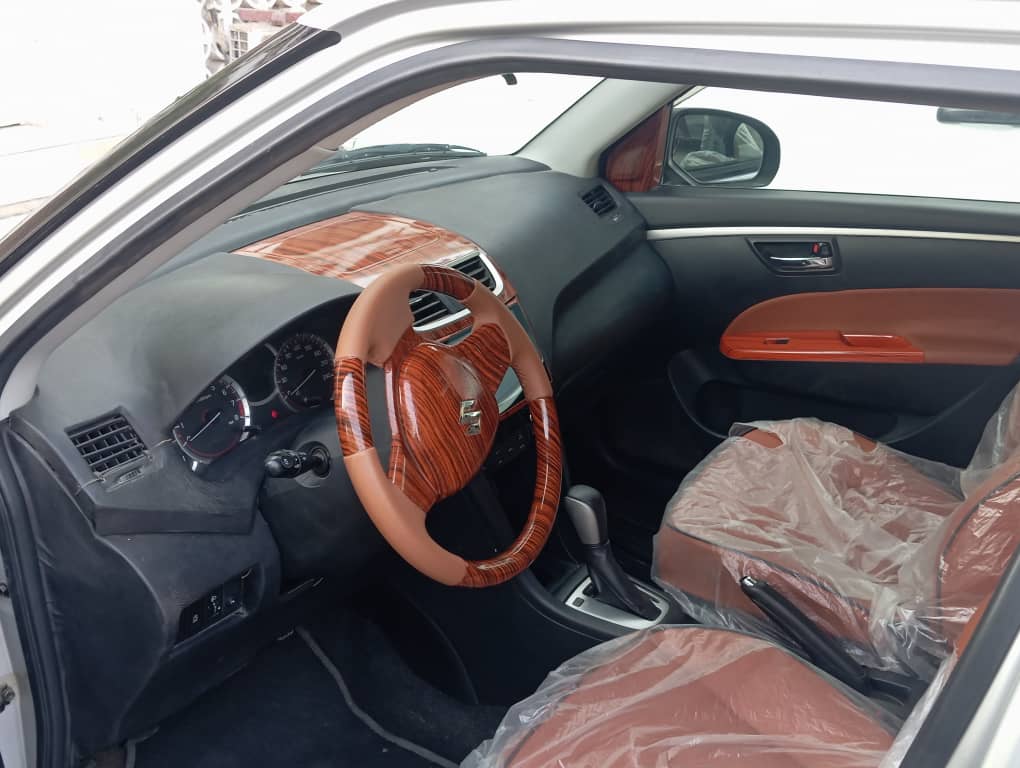 Suzuki Swift 2016, boîte automatique, climatisation fonctionnelle