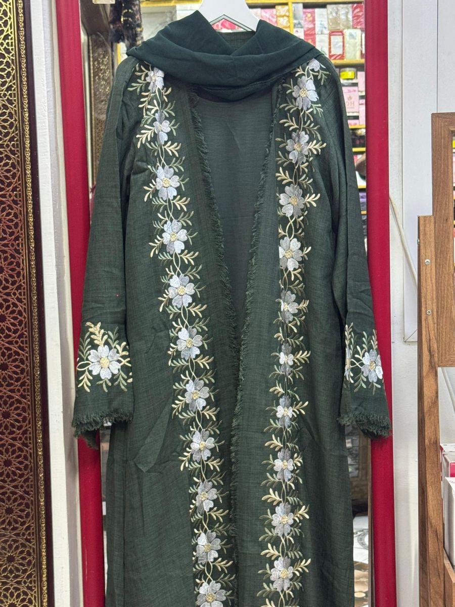 Abayas modernes et élégantes – Plusieurs modèles disponibles