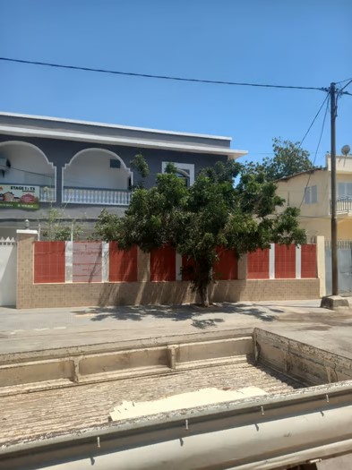 Duplex F4 avec groupe électrogène et titre foncier au Plateau du Serpent