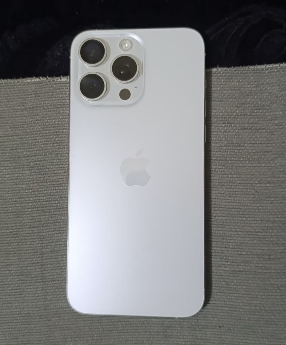 iPhone 15 Pro Max 256 Go, parfait état, à vendre