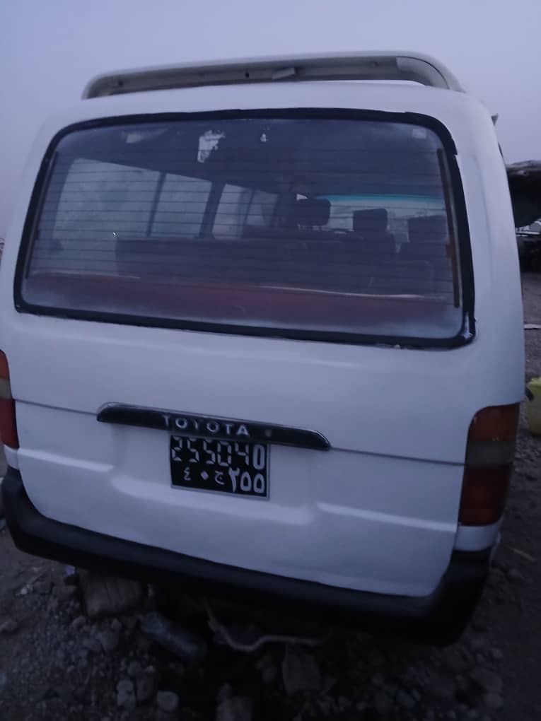 Mini-bus Toyota neuf et en excellent état