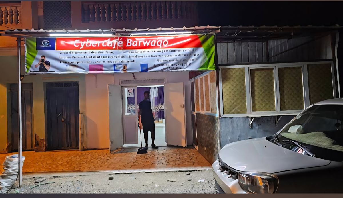 Mise en vente – Équipements électroniques d’un Internet Café