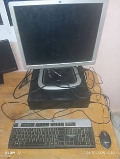 HP Ordinateur 2 écrans, 2 claviers et souris - 8GB RAM, 1TO stockage
