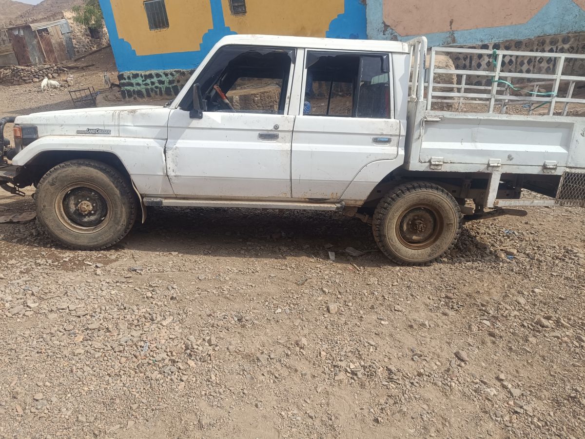 Toyota Hartop ancien modèle, bien entretenu, prix négociable