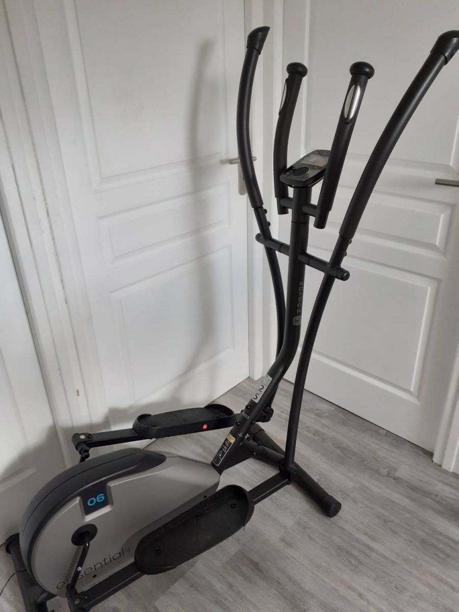 Vélo elliptique Domyos Essential 06 - Parfait état, prix négociable