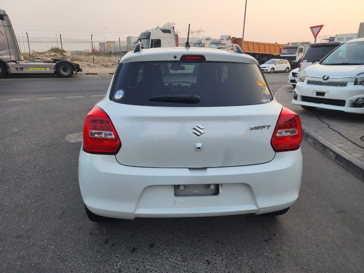 Suzuki Swift 2017 - Essence - Automatique - Très bon état