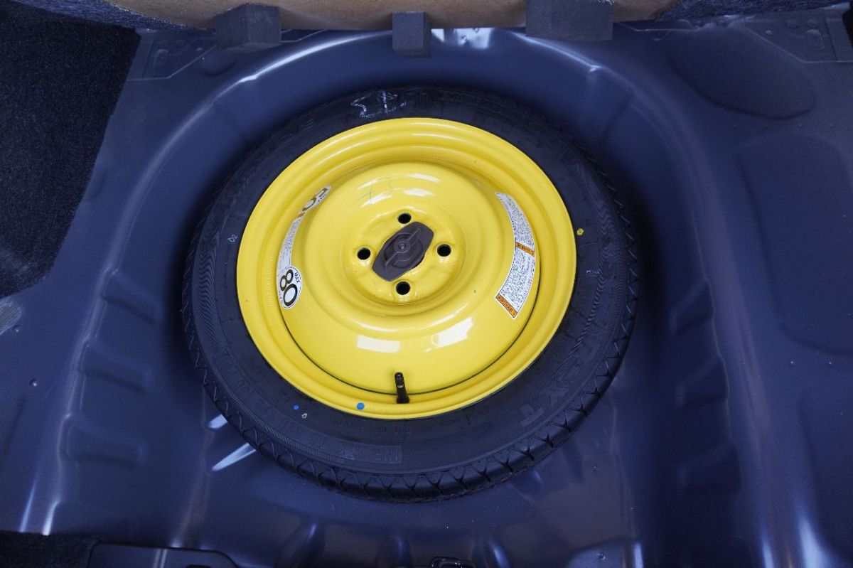 Suzuki Dzire 2025, automatique, essence, silver, excellent état