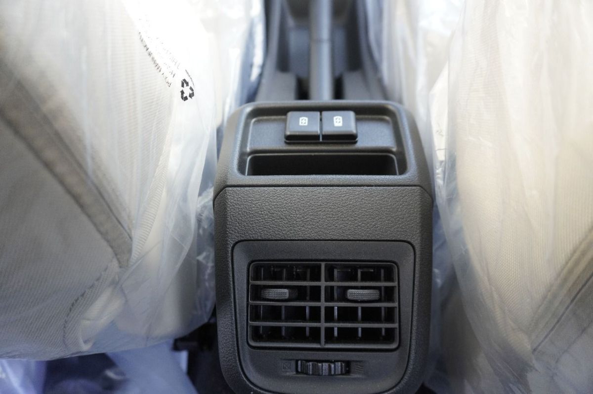 Suzuki Dzire 2025, automatique, essence, silver, excellent état