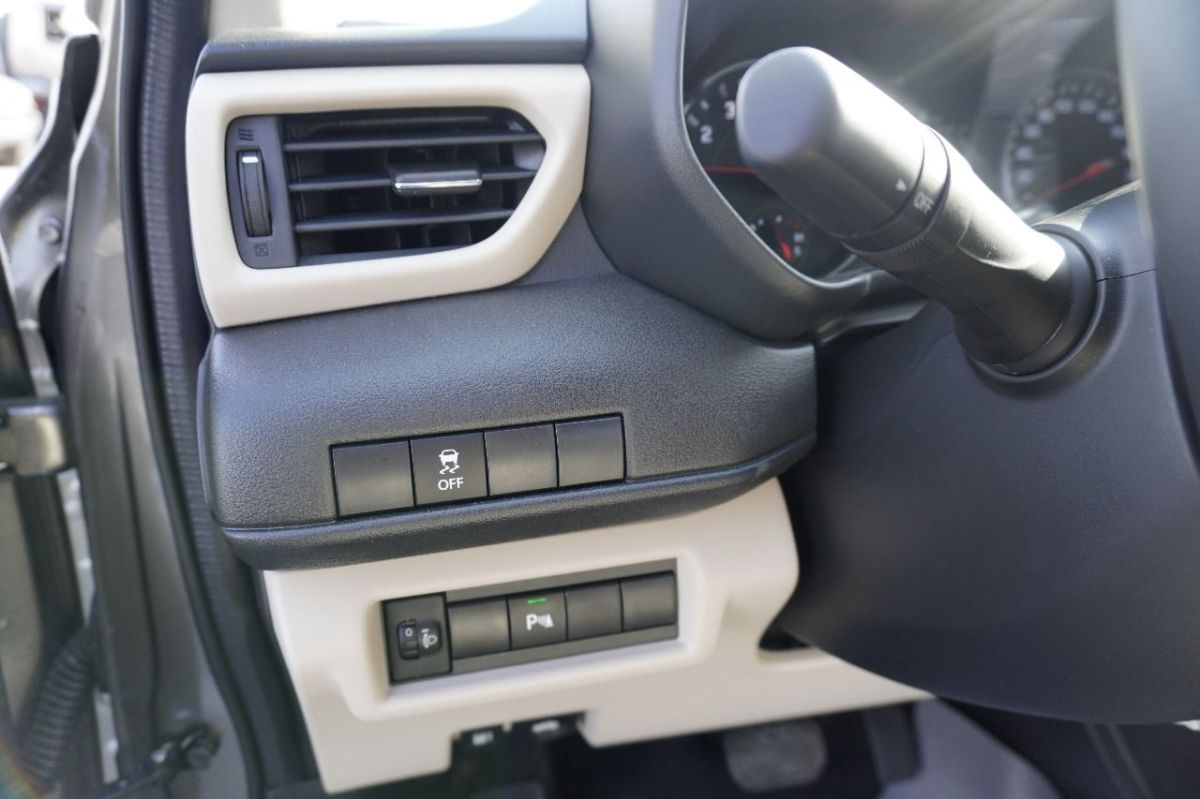 Suzuki Dzire 2025, automatique, essence, silver, excellent état