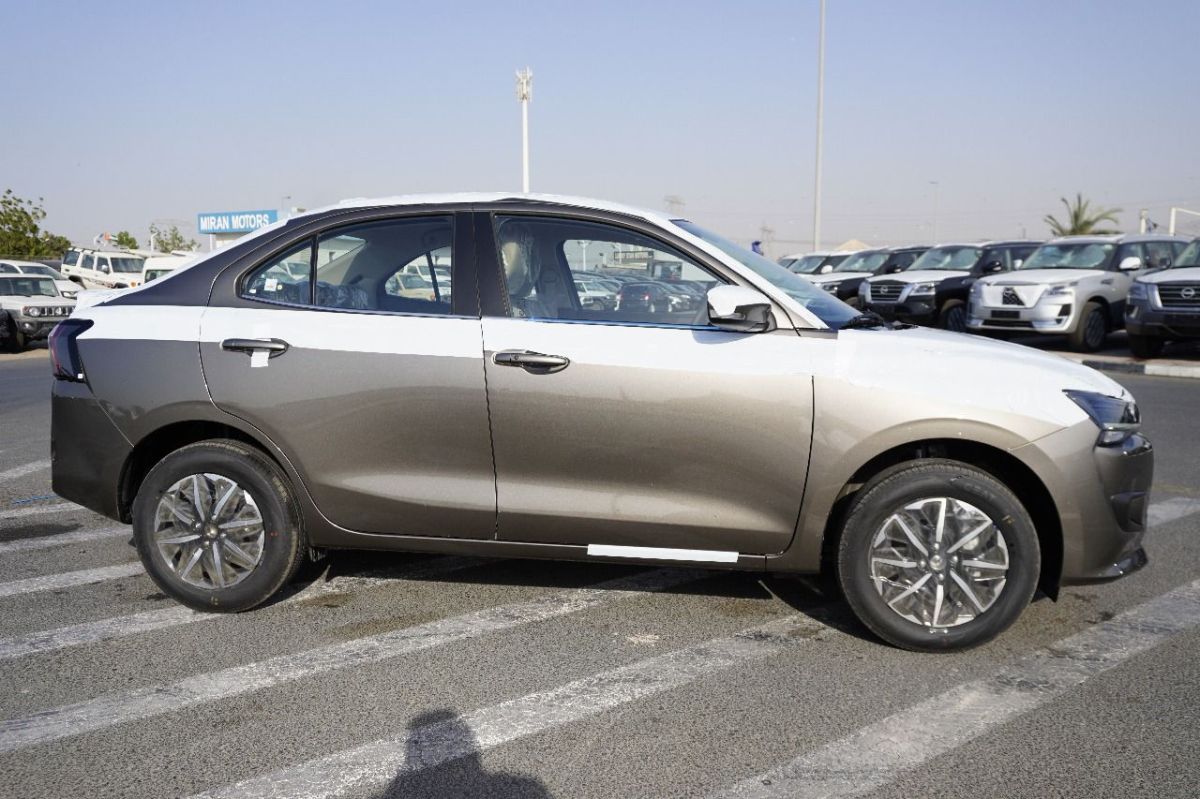 Suzuki Dzire 2025, automatique, essence, silver, excellent état
