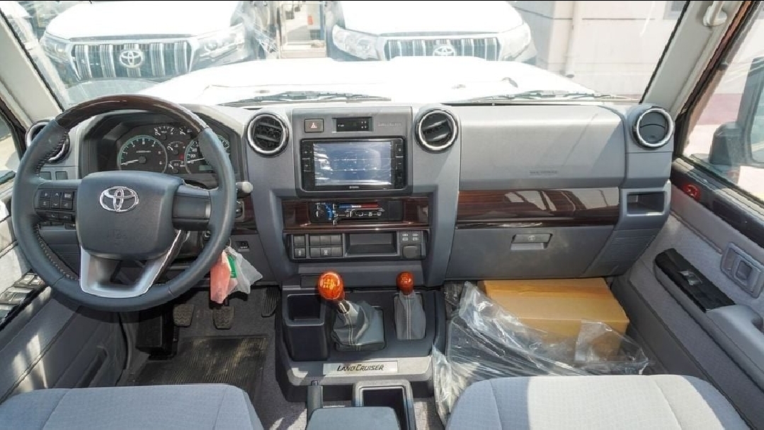 Toyota Land Cruiser 70 V8 LX 2025 en excellent état