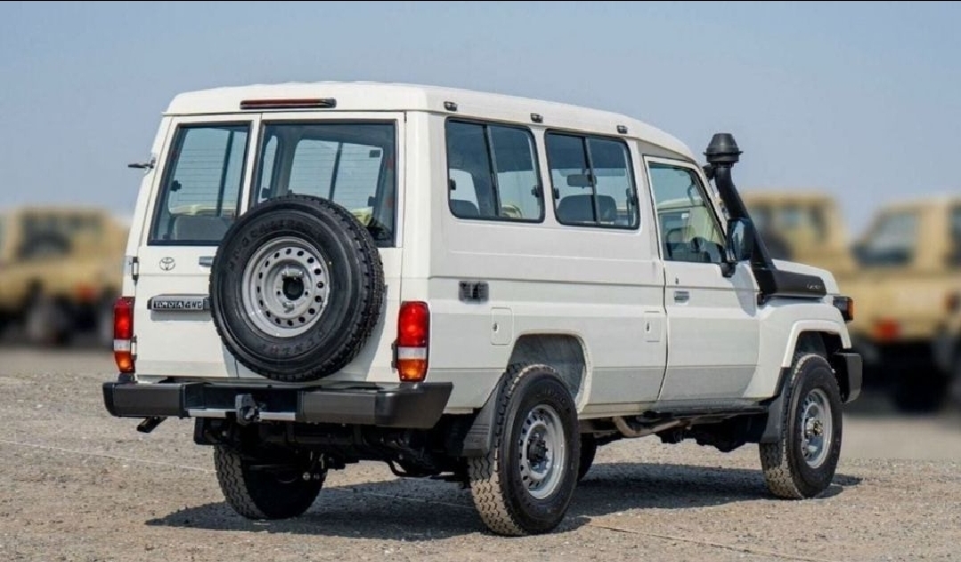 Toyota Land Cruiser 2025, V6 4.2L, boîte manuelle, gasoil, excellent état