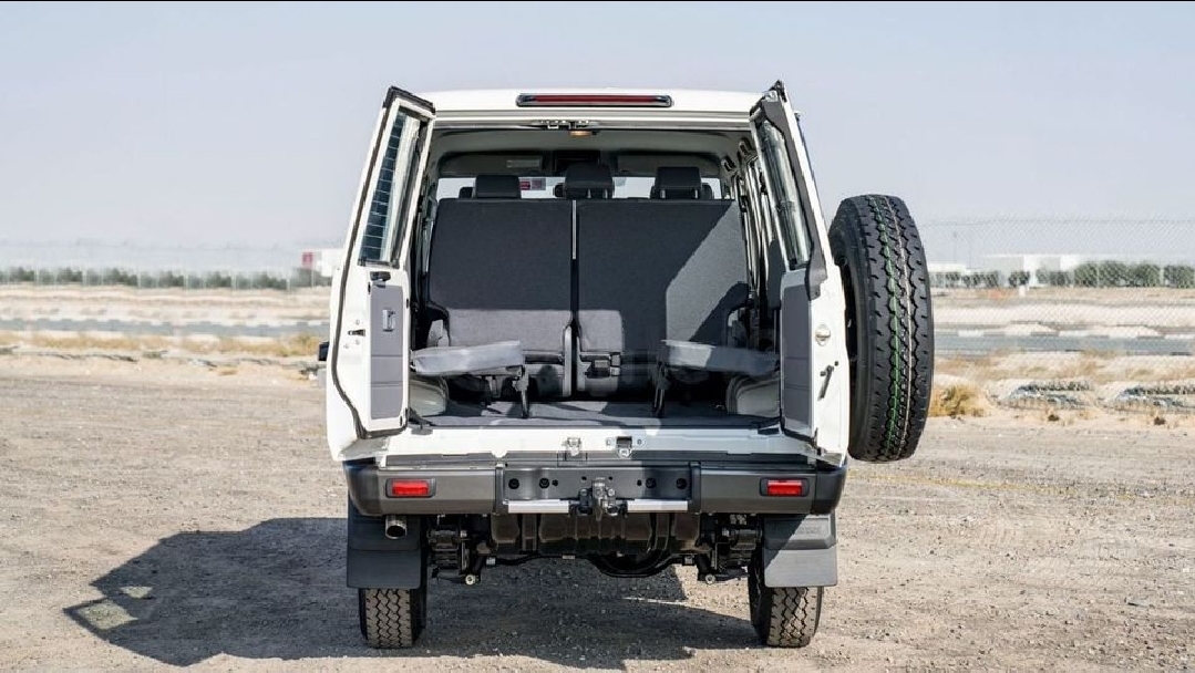 Toyota Land Cruiser 2025, diesel, boîte manuelle, excellent état