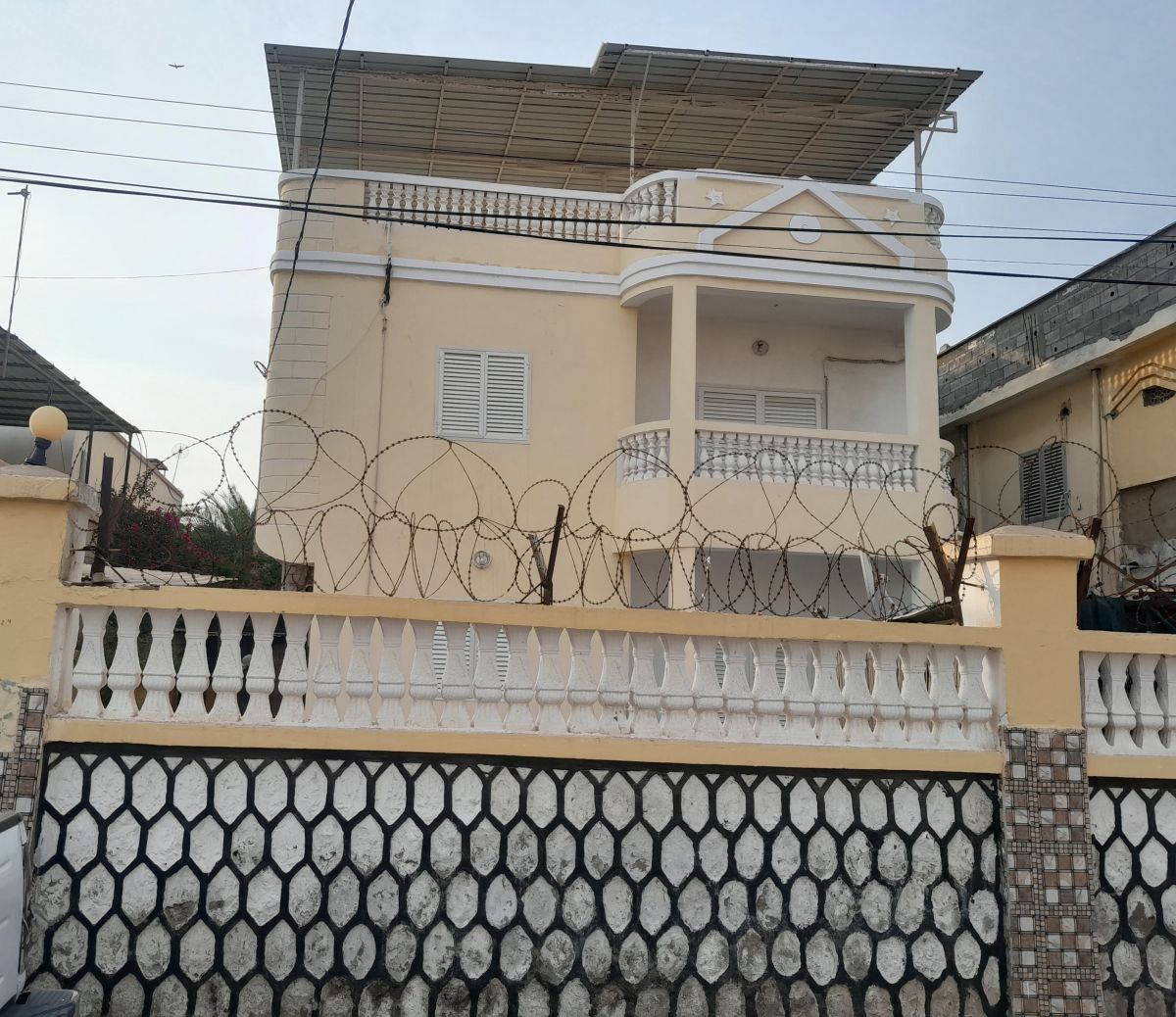 Villa duplex F7 avec climatisation et parking à Gabode 4