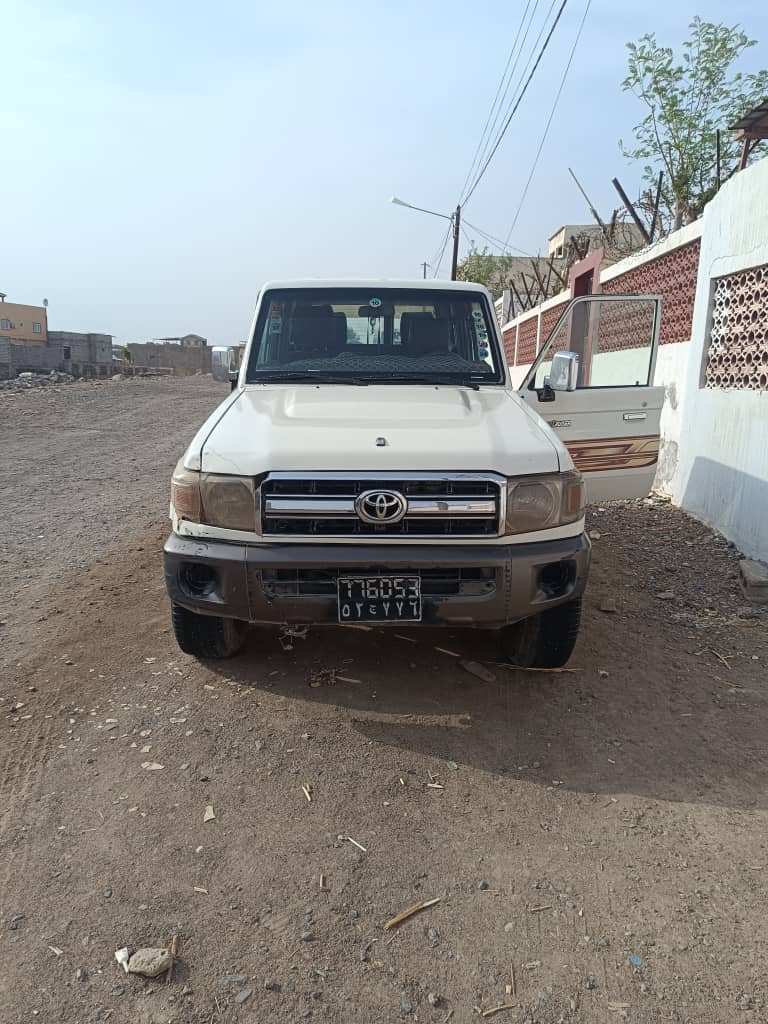 Toyota Land Cruiser Hard Top 2010, bas kilométrage, fiable et robuste