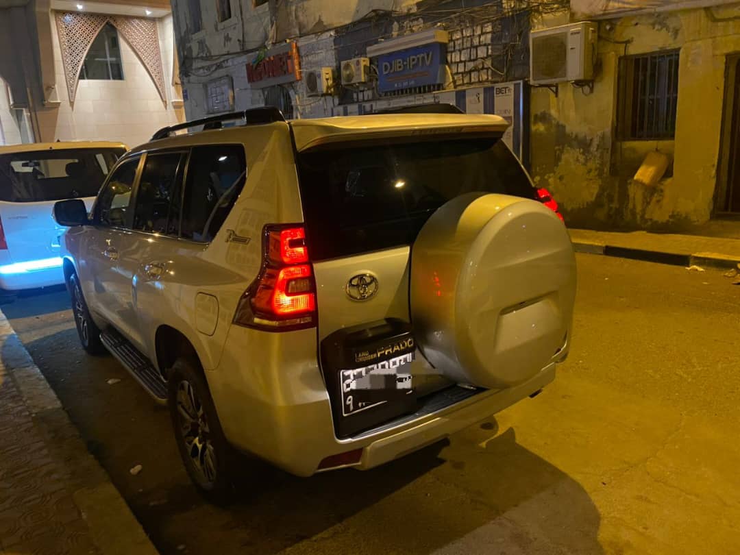 Prado 2024, faible kilométrage, confort et performance.