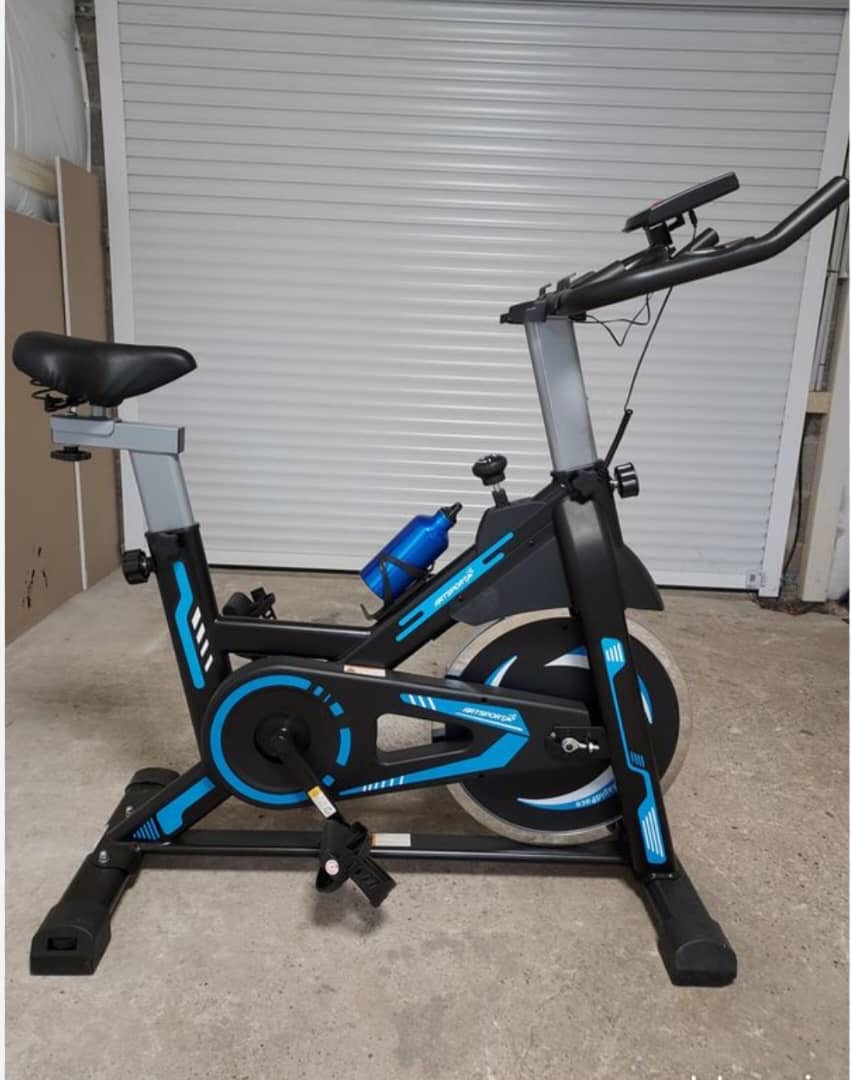 Vélo d\'appartement presque neuf à vendre