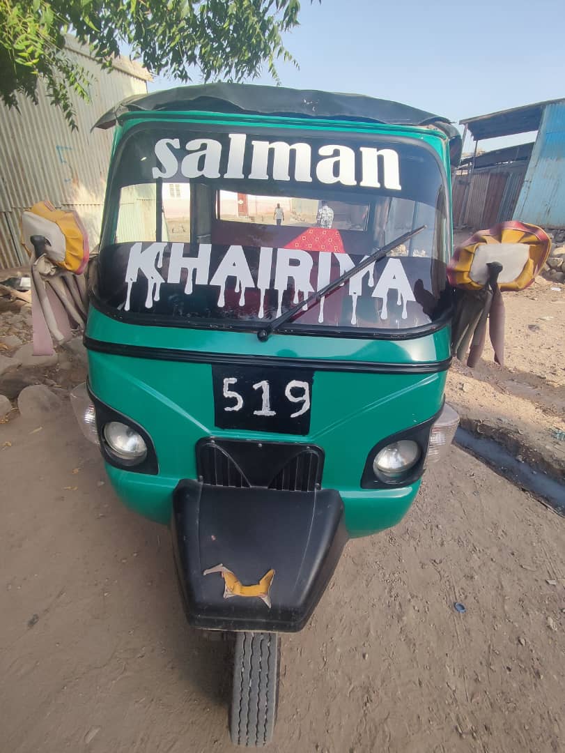 Bajaj Mahindra en excellent état