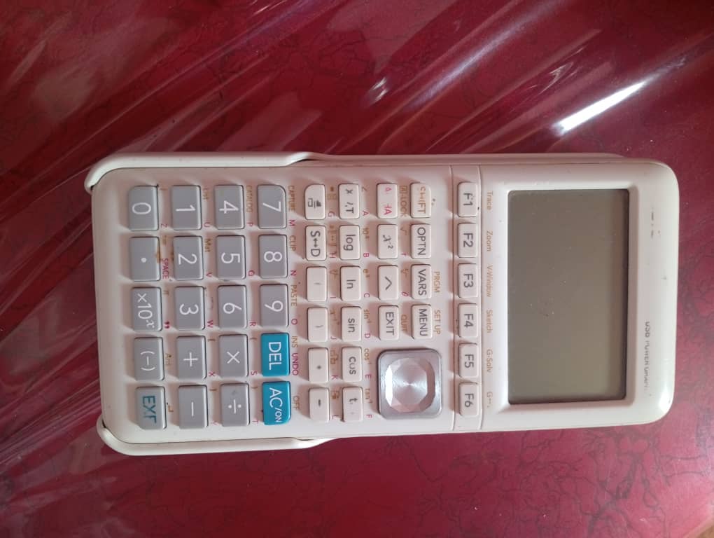 Calculatrice scientifique graphique programmée, comme neuve