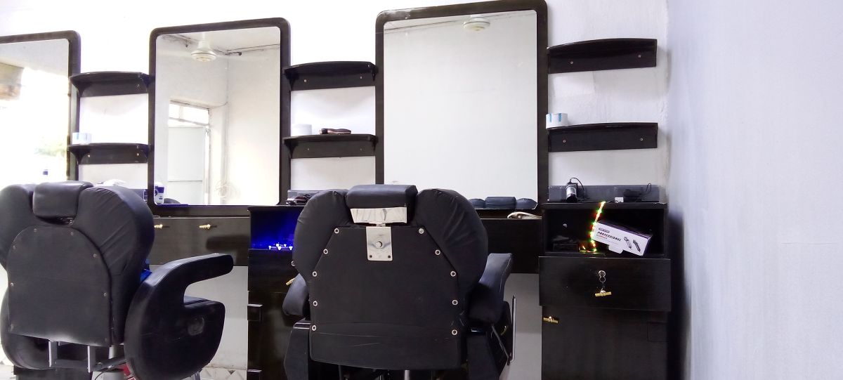 Salon de coiffure pour hommes à Hayableh - Bien situé et fréquenté