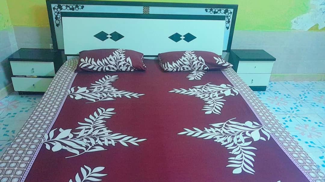 Chambre de coucher complet en excellent état à vendre