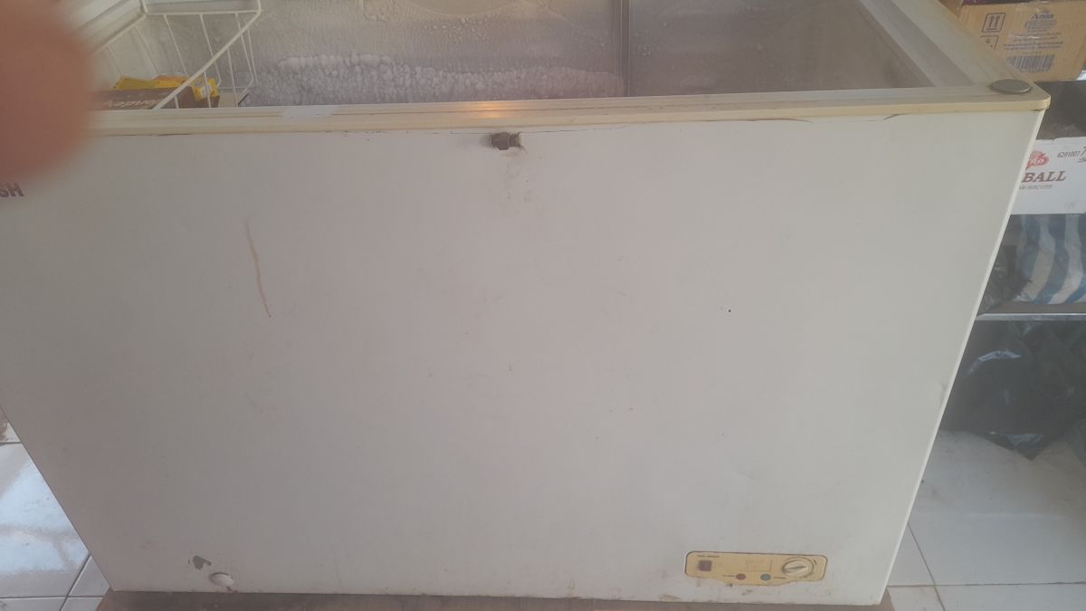 Glacière pour crème glacée et eau fraîche en excellent état