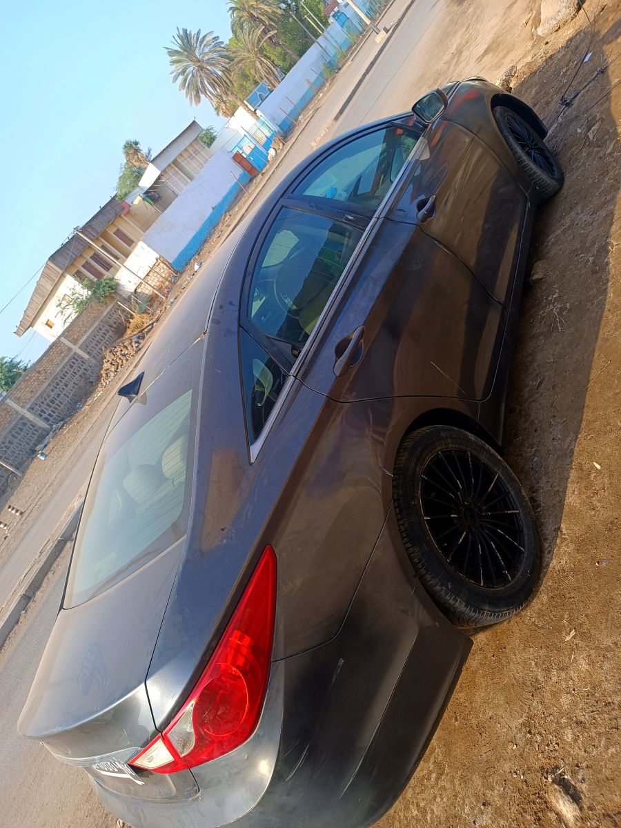 Hyundai Sonata 2017, bon état, essence, économique, climat, négociable