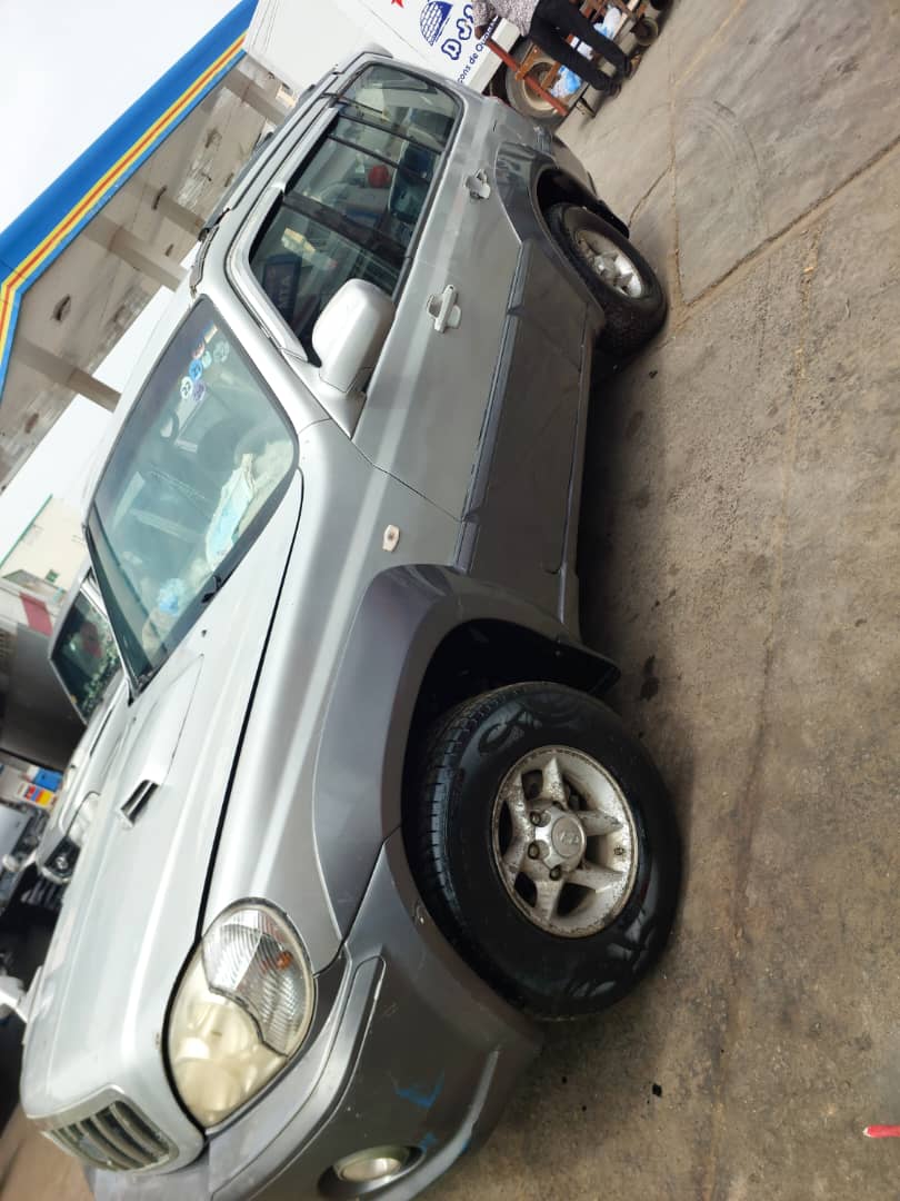 Hyundai Terracan diesel, automatique à Djibouti - Tout-terrain en bon état