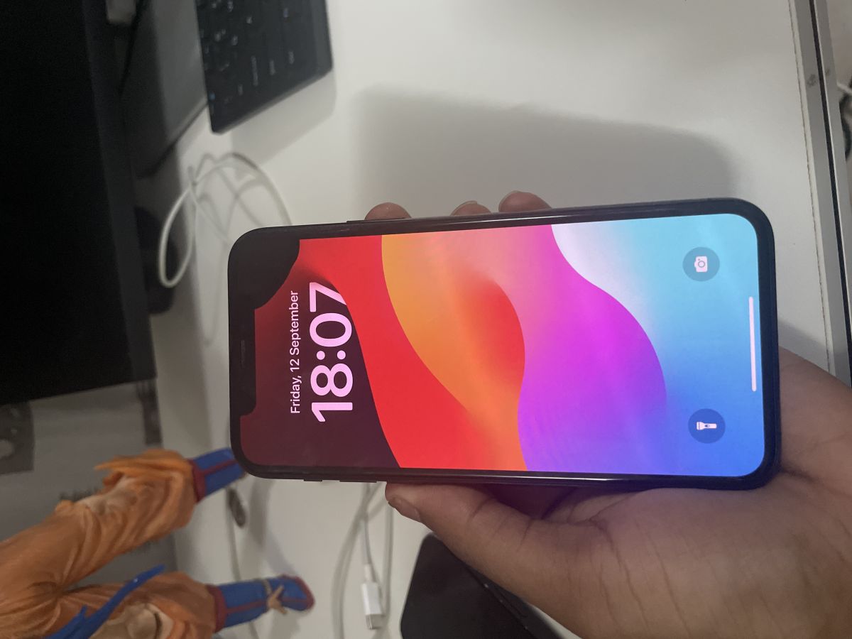 iPhone 11 Pro en excellent état, prix abordable