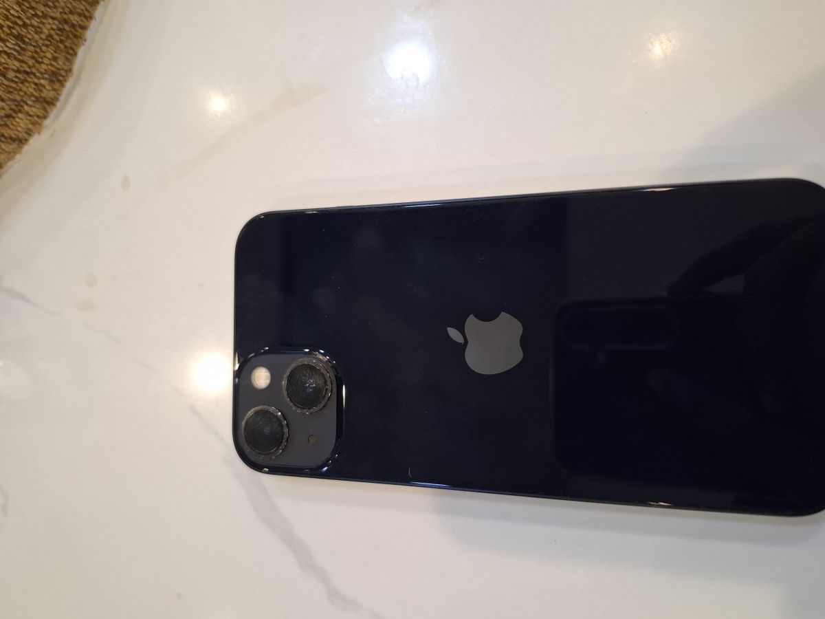 Iphone 13 Noir, en très bon état, négociable