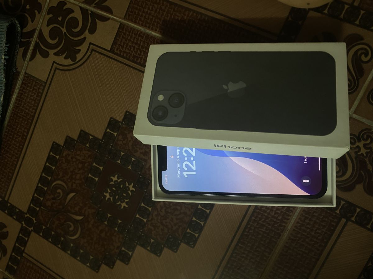 iPhone 13 Vert 128 Go, Batterie 100%, Comme Neuf