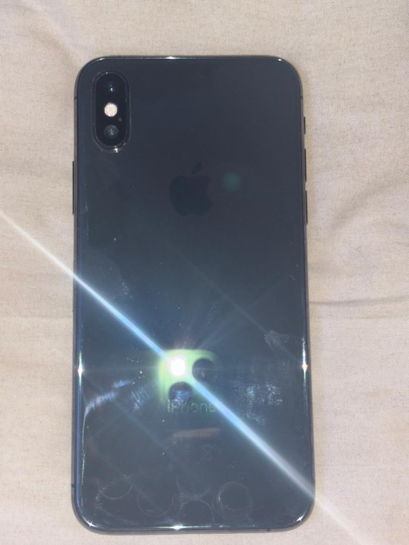 iPhone XS Noir 256 Go en excellent état