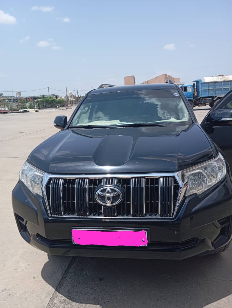 Toyota Prado TXL 2022, boîte manuelle, climatisation, caméra de recul