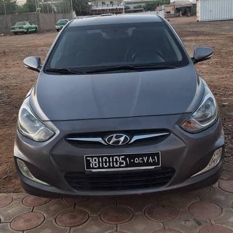 Location Hyundai Accent Diesel, boîte automatique